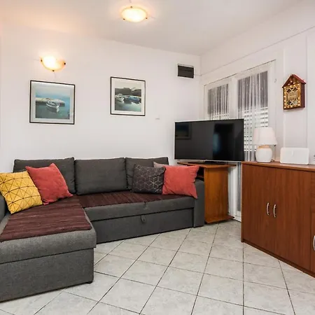 Poslon Apartamento Vir
