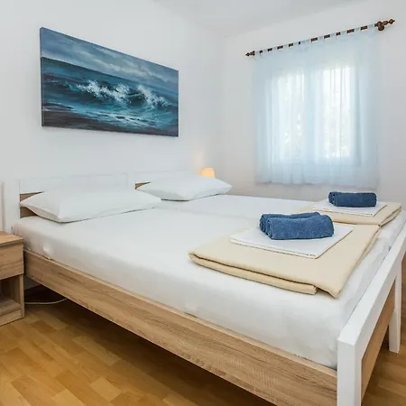 Poslon Apartment *